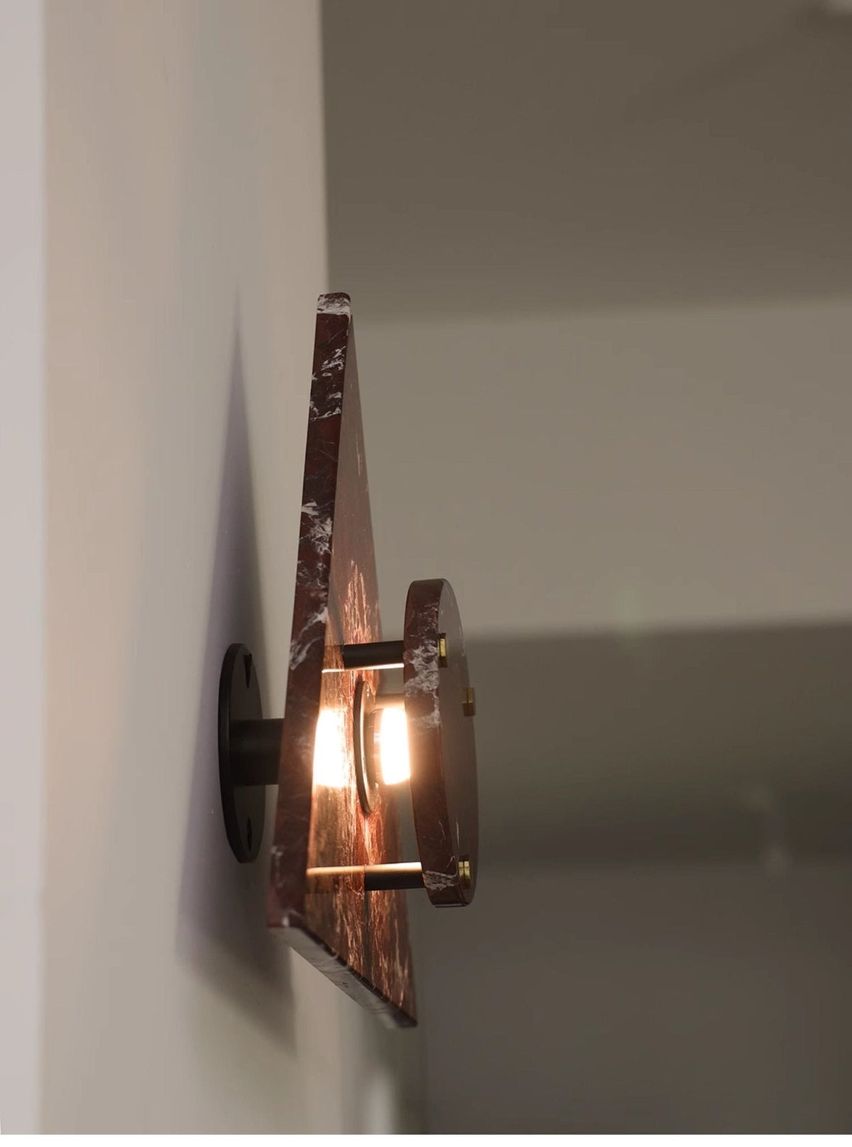 Pyramid Rustic marmer wandlamp