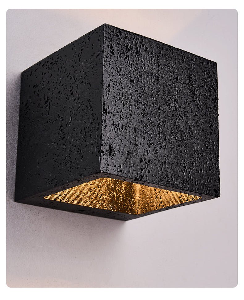 Valeise Kubus Zwart travertin wandlamp