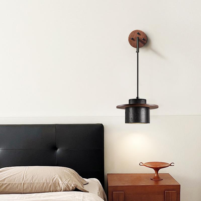 Halyn Moderne wandlamp in zwart travertin met walnoothout