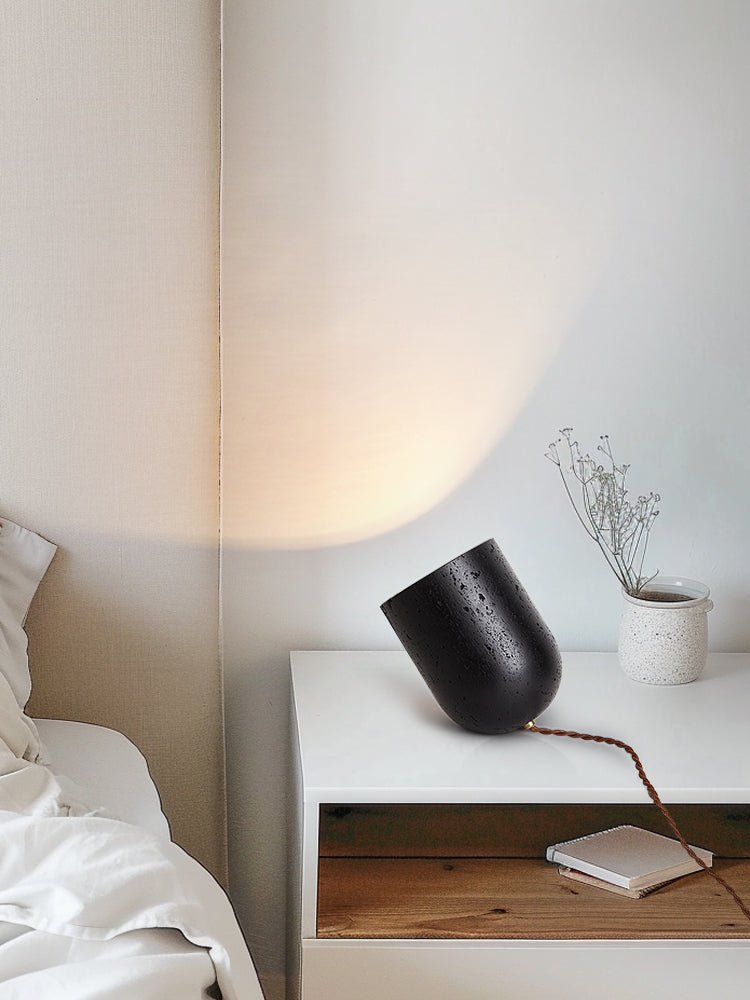 Lumi minimalistisch Zwart travertin tafellamp