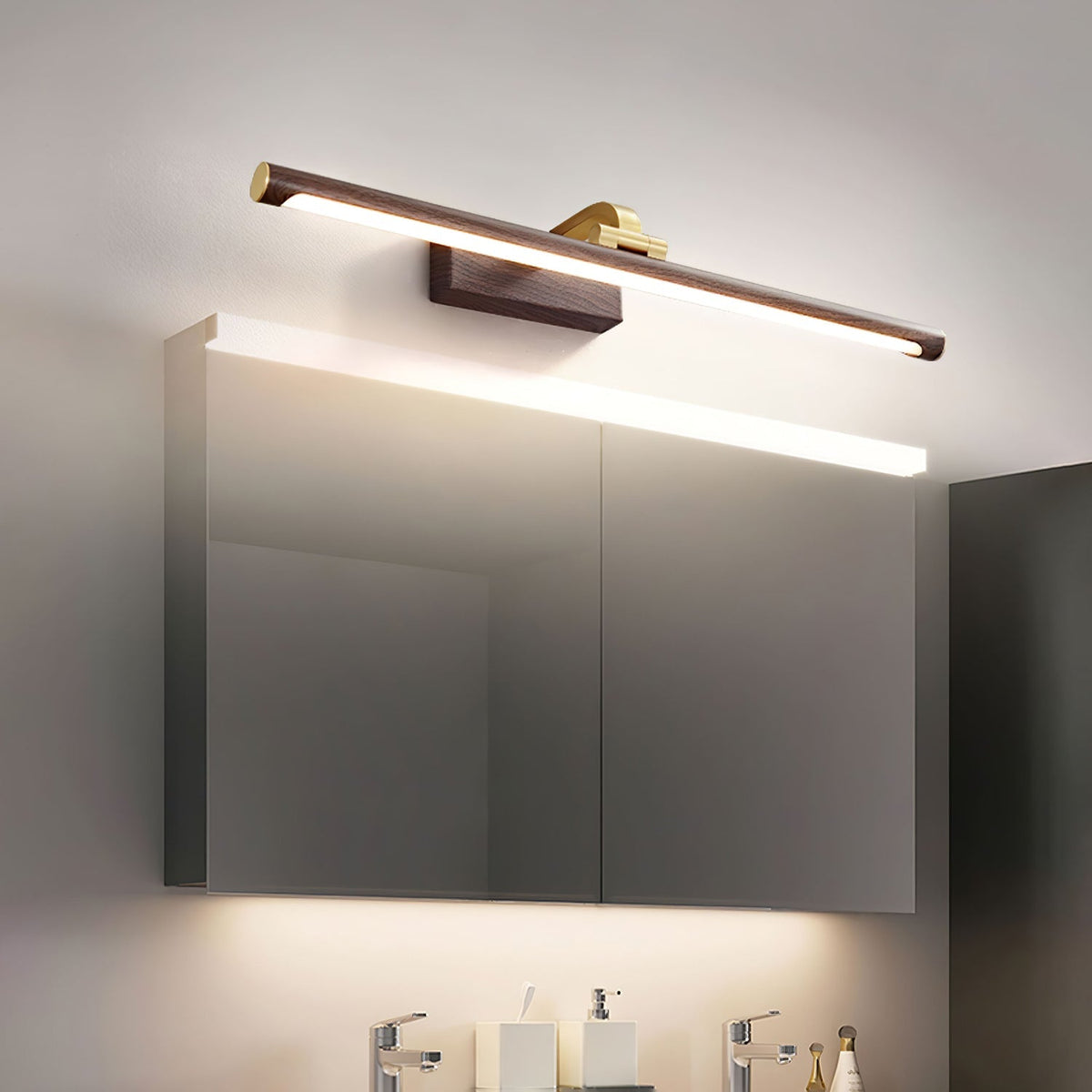 Tevelo wandlamp van messing in minimalistisch ontwerp