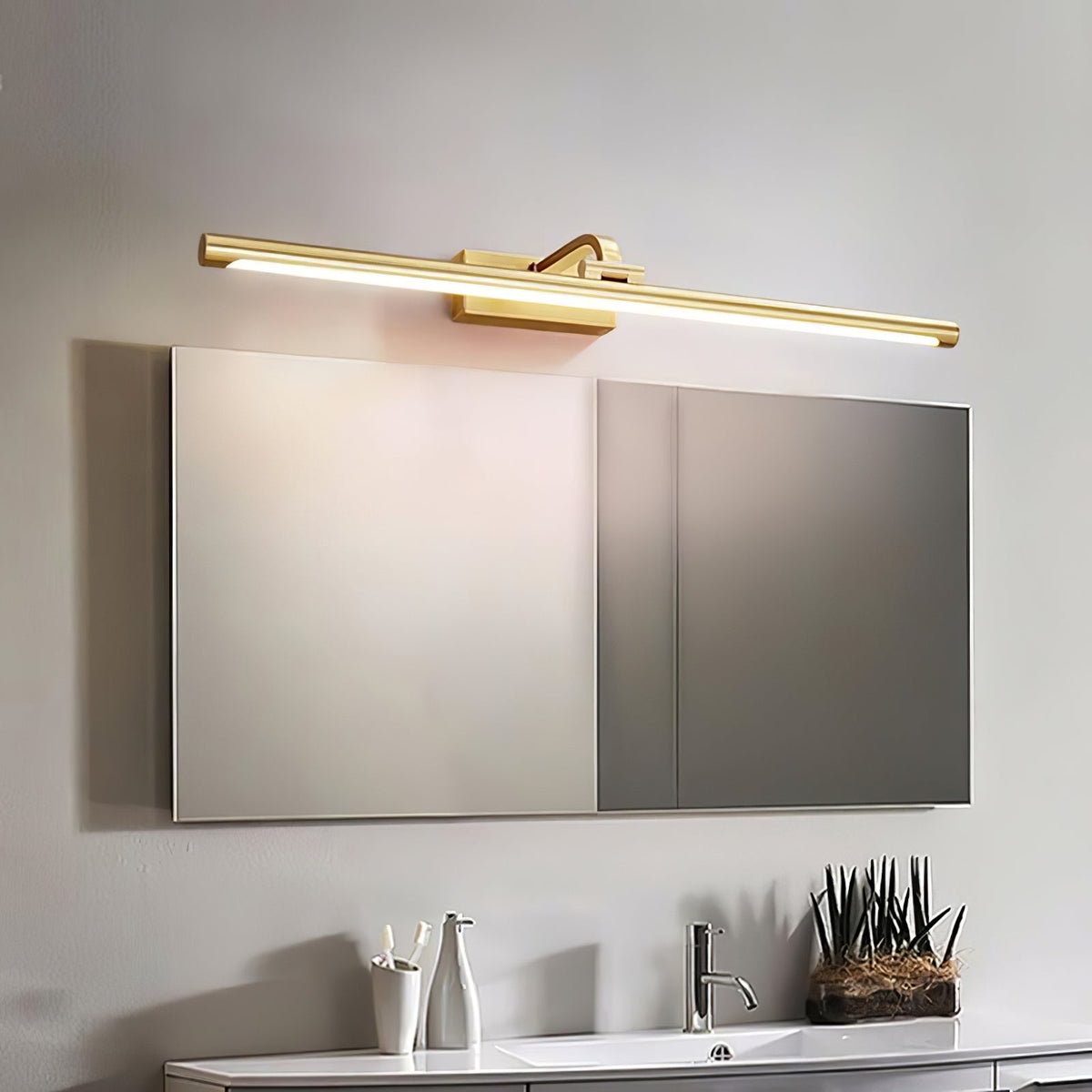 Tevelo wandlamp van messing in minimalistisch ontwerp