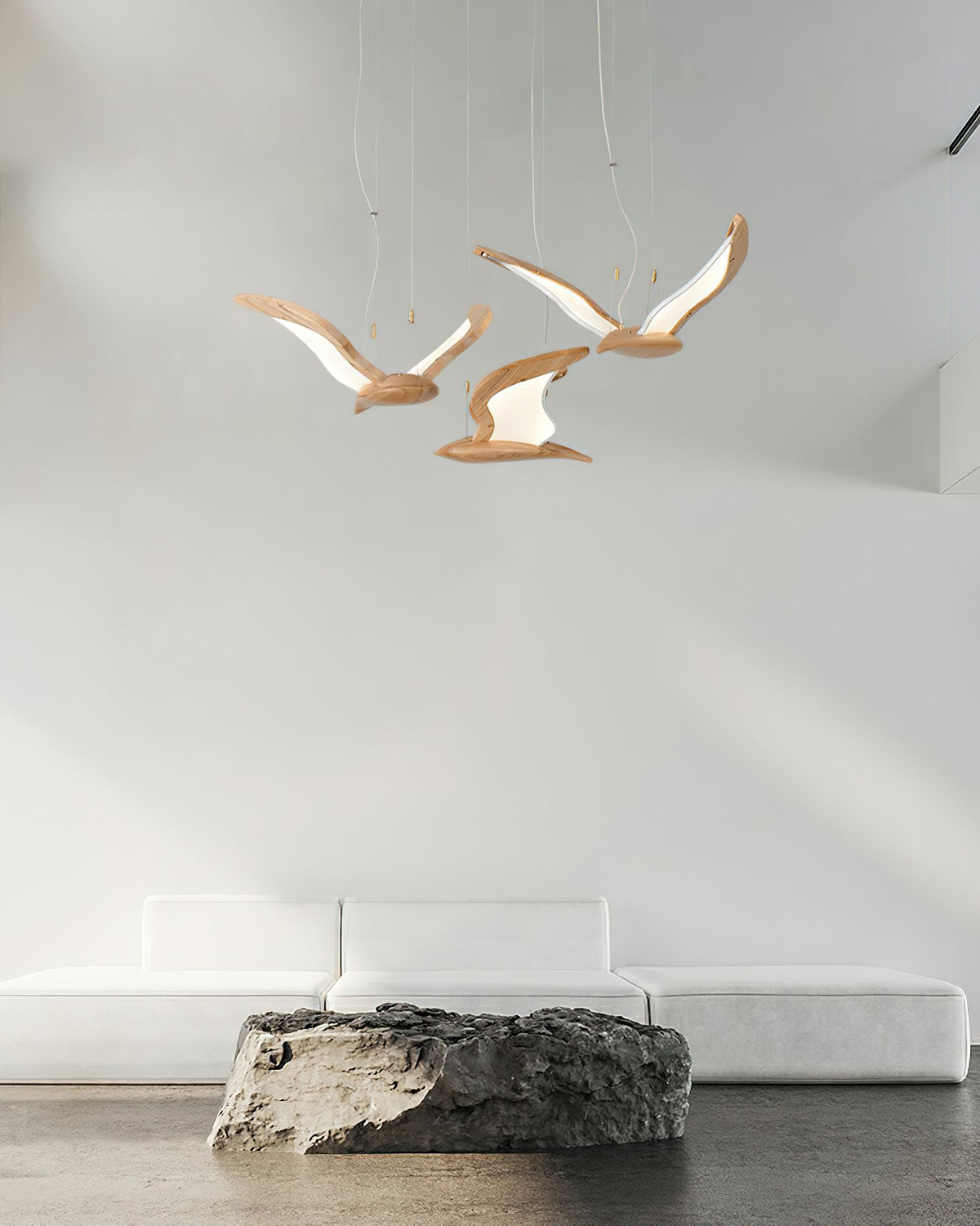 Aldiira Kroonluchter met houten vogelvorm