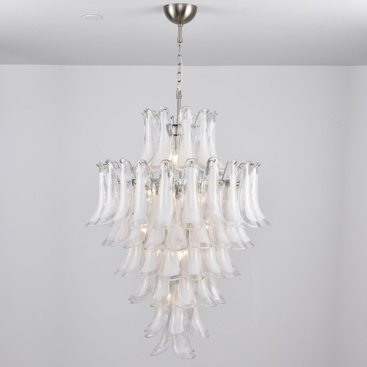 Eirivine kroonluchter wit Cloud glas Petals met bloemblaadjes