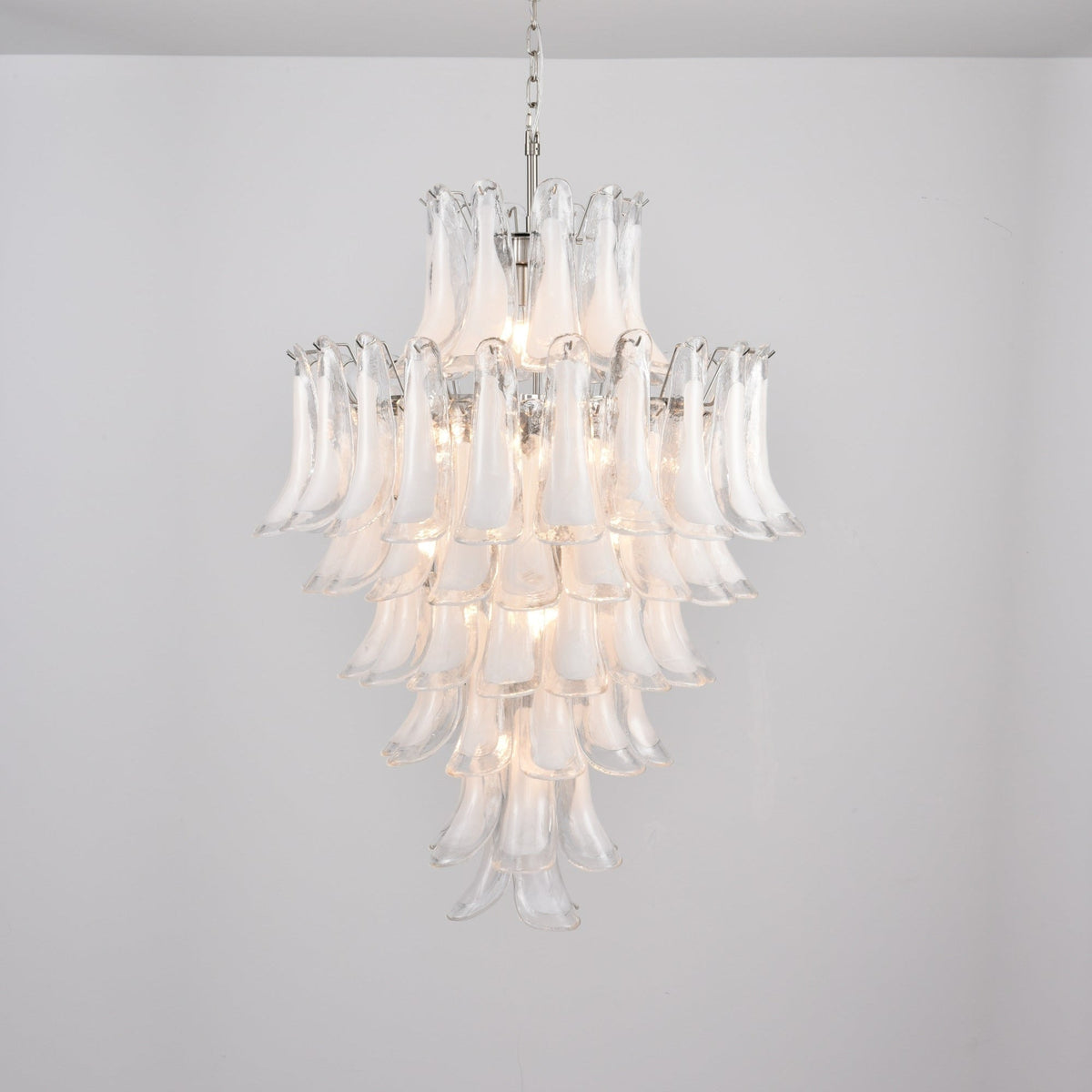 Eirivine kroonluchter wit Cloud glas Petals met bloemblaadjes