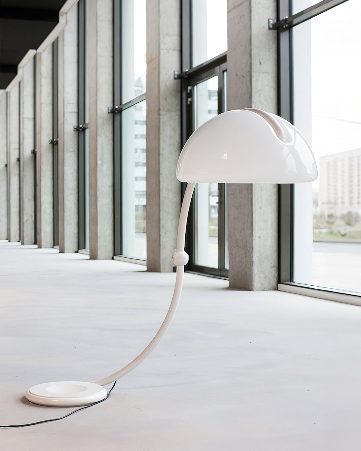 Sweep vloerlamp