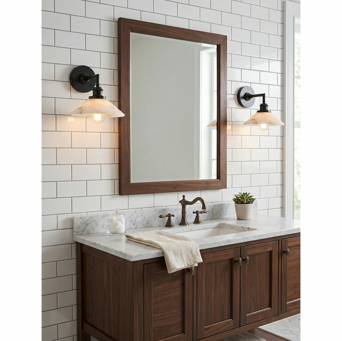 Nivenina wandlamp met albasten kap in