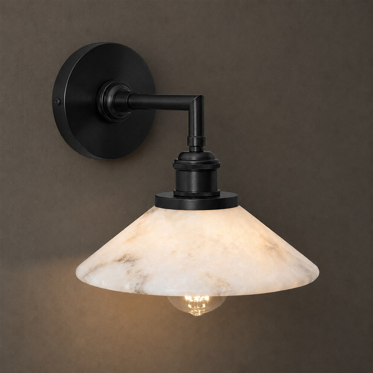 Nivenina wandlamp met albasten kap in