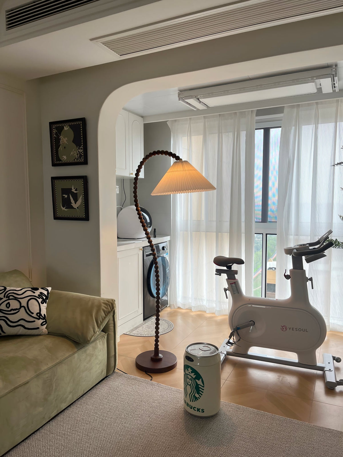 Nadia Moderne vloerlamp van walnoothout