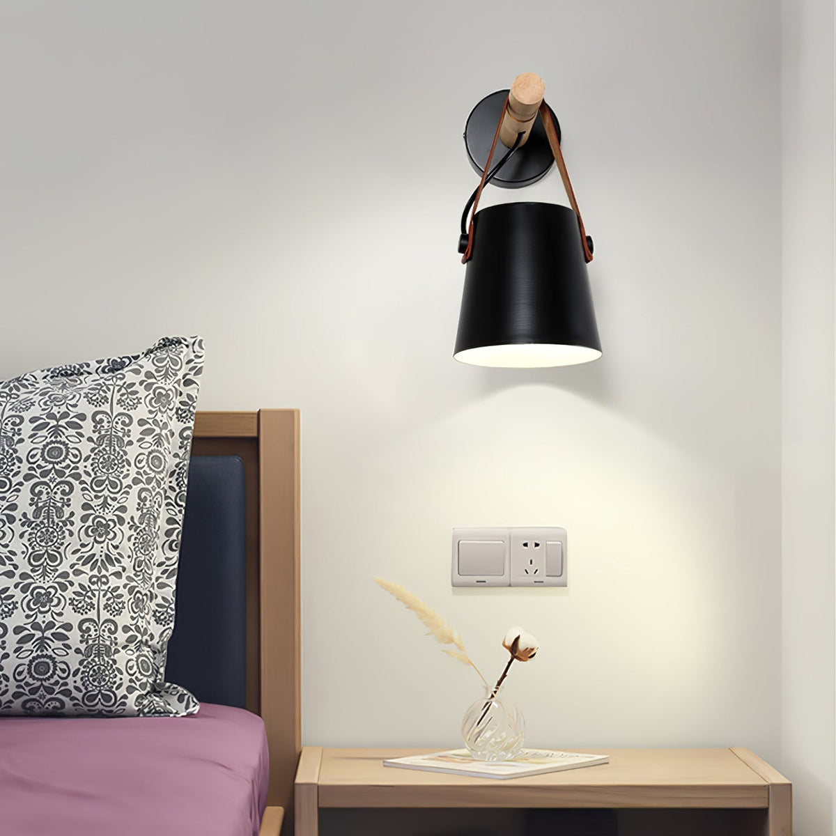 Virixon wandlamp van hout en leer