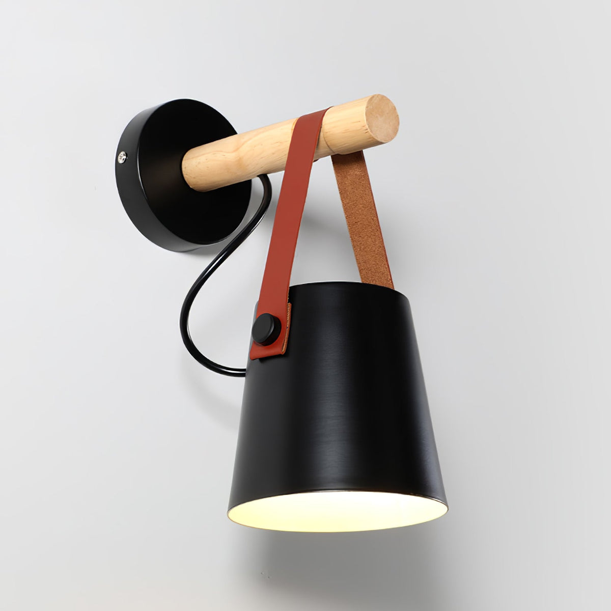 Virixon wandlamp van hout en leer