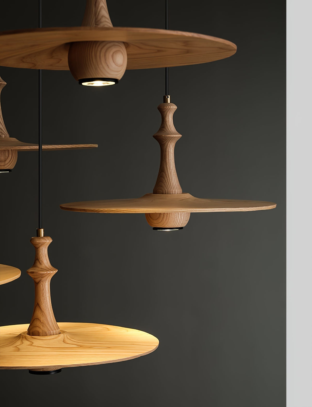 Spindle houten hanglamp met draaiend ontwerp