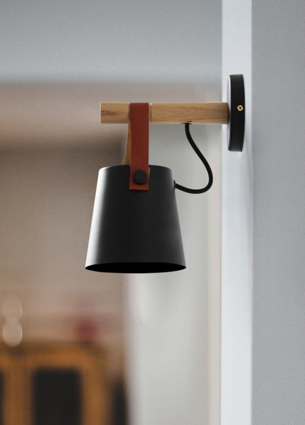 Virixon wandlamp van hout en leer