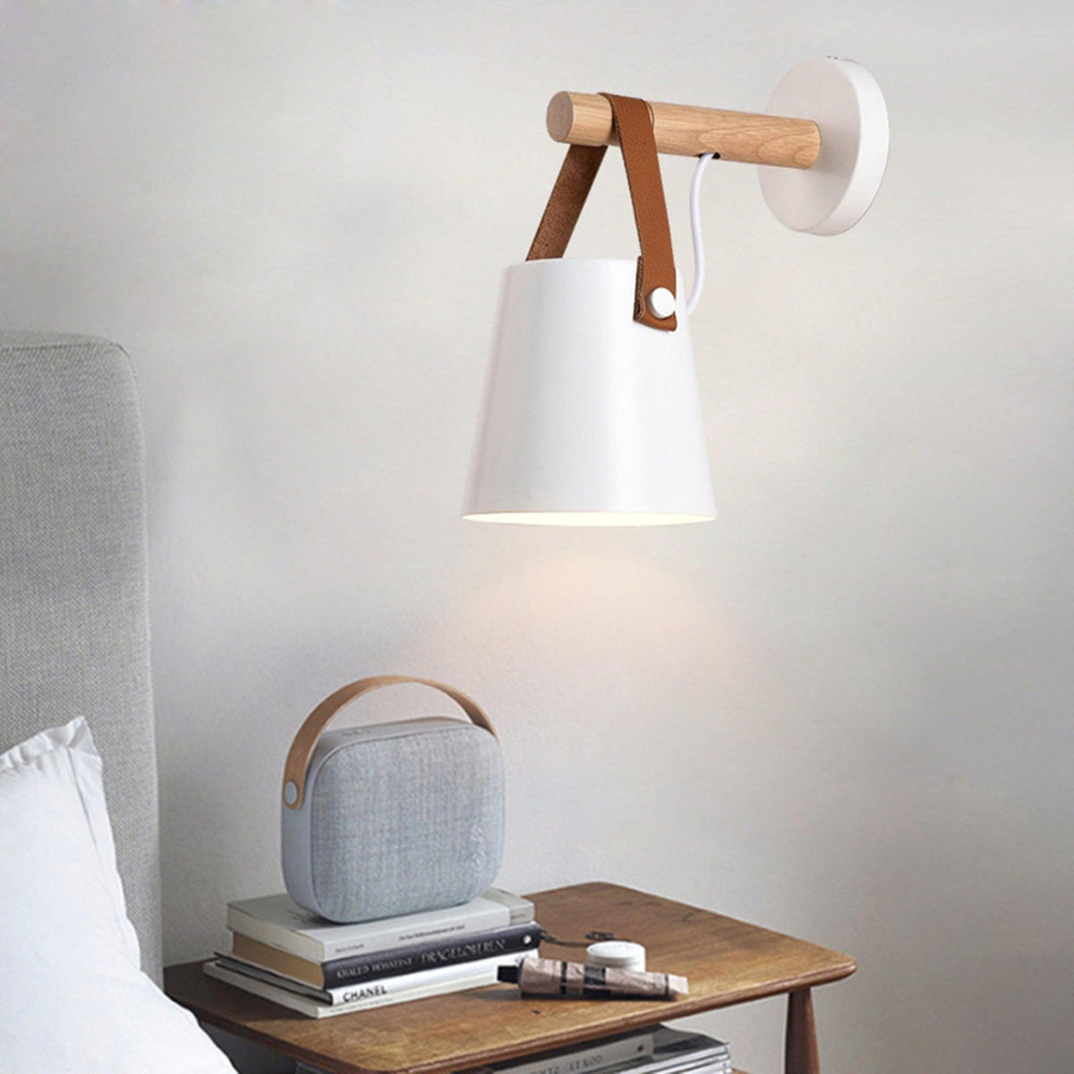 Virixon wandlamp van hout en leer