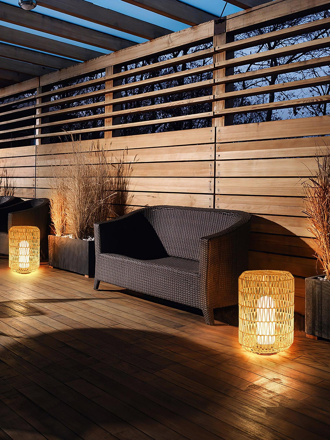 Woven rotan buitenwandlamp