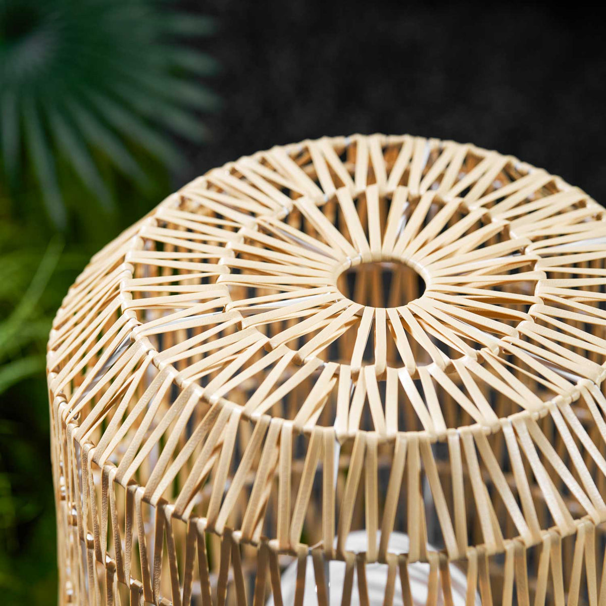 Woven rotan buitenwandlamp