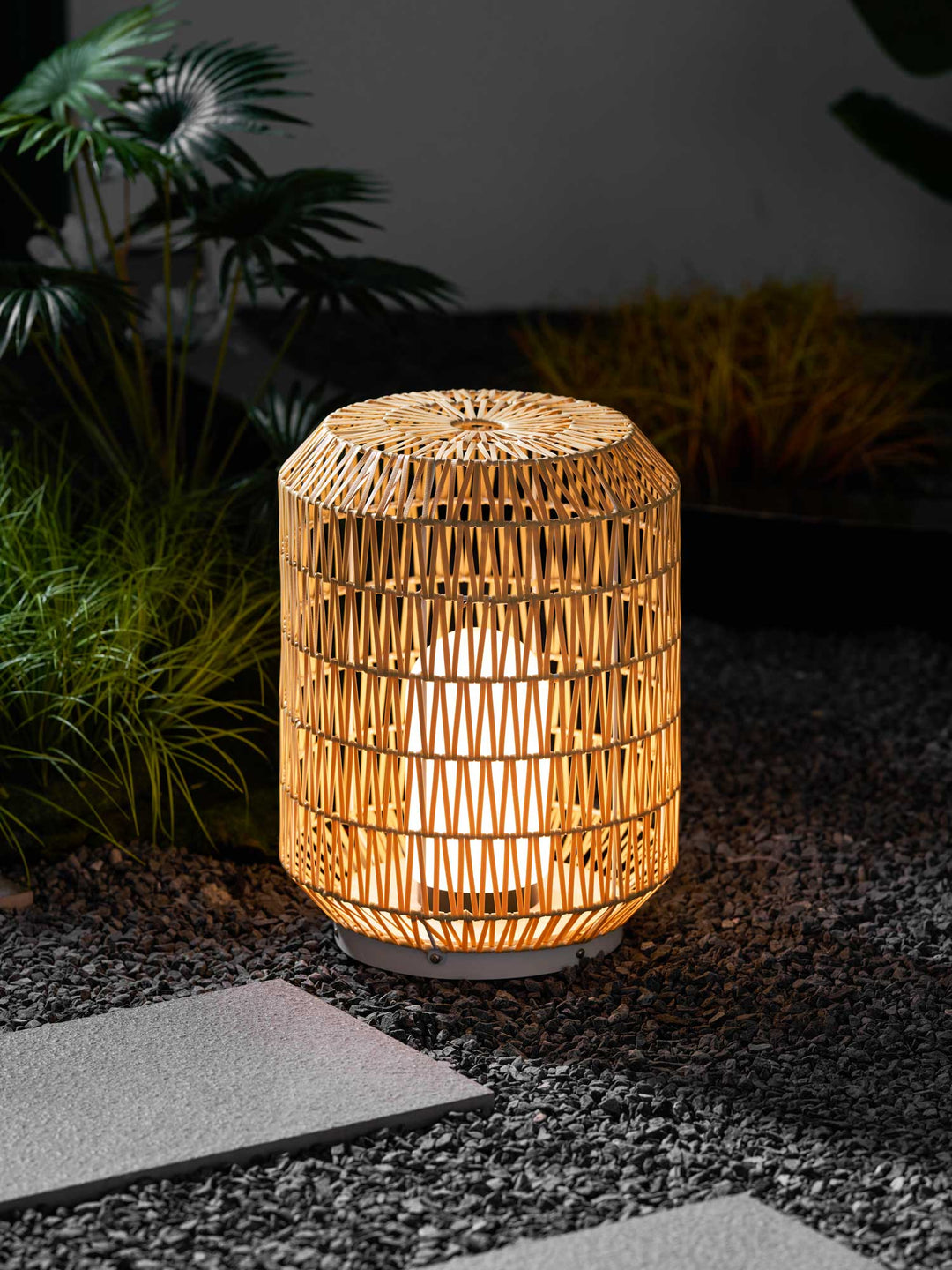 Woven rotan buitenwandlamp