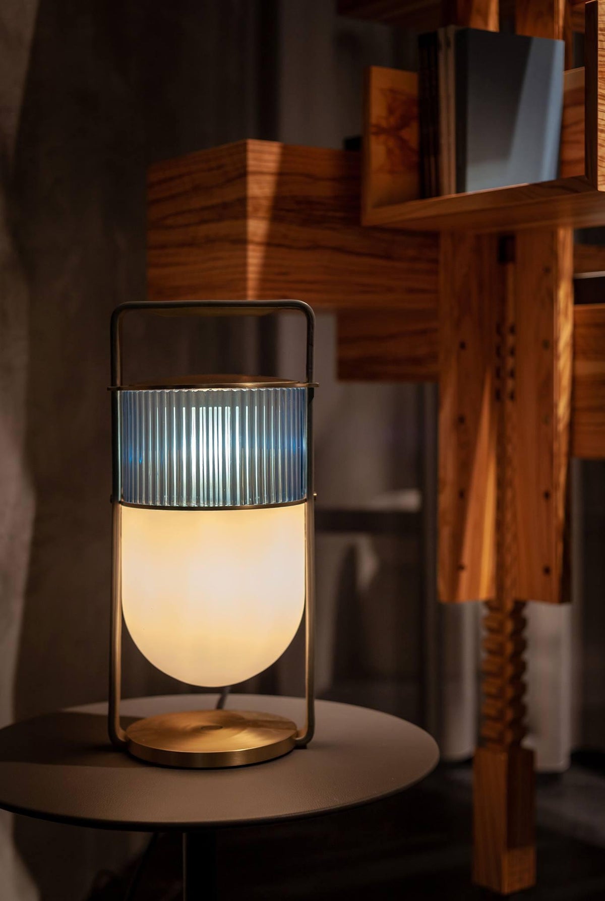 Kiorven artistieke tafellamp van glas