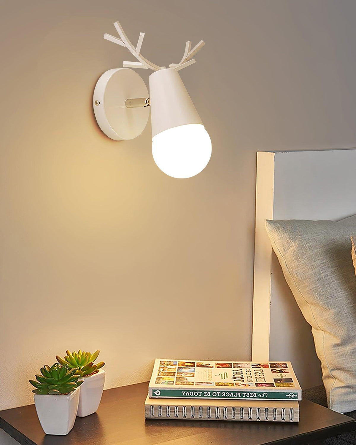 Liveny Speelse wandlamp