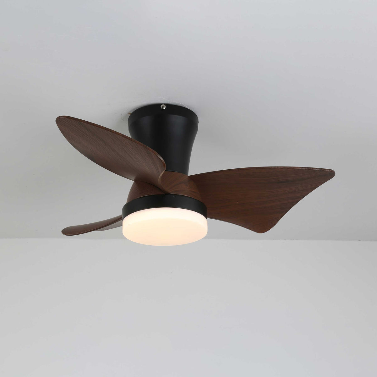 Aldivora Moderne plafondventilator met verlichting van walnoot