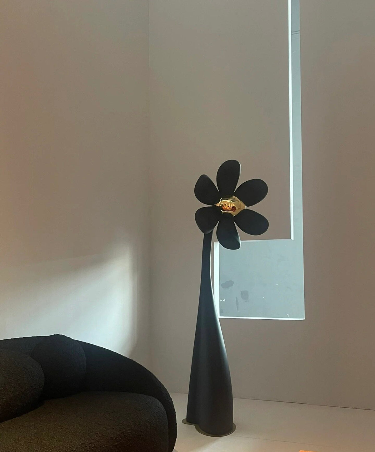 Renoria vloerlamp met sculpturale bloem
