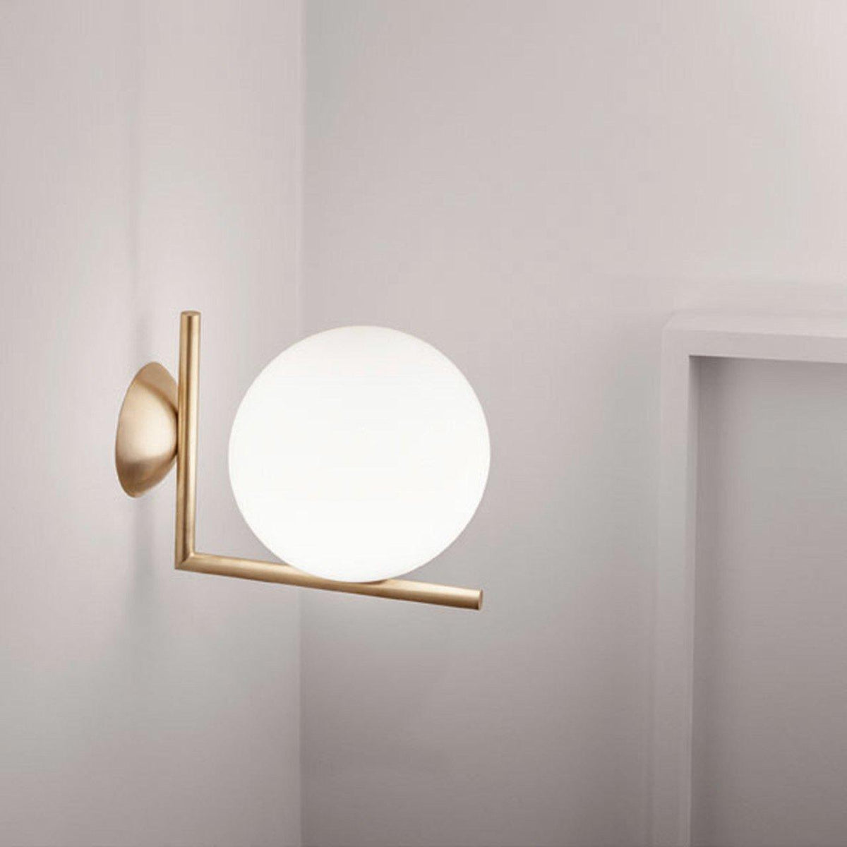 Joanna moderne minimalistische wandlamp van melkglas