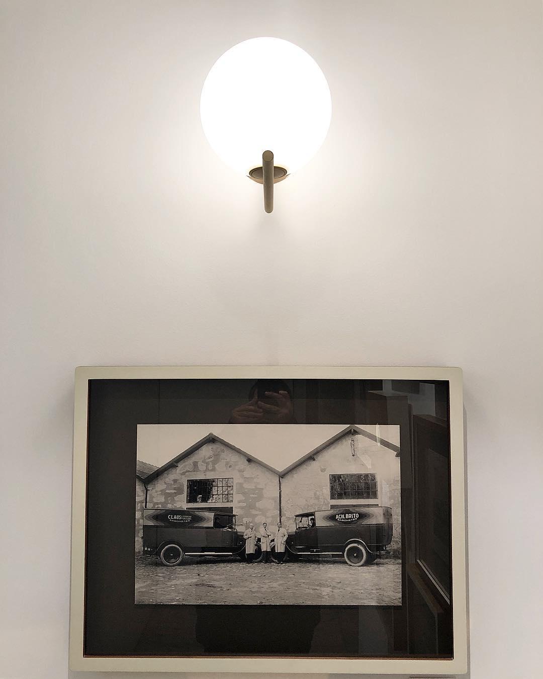 Joanna moderne minimalistische wandlamp van melkglas