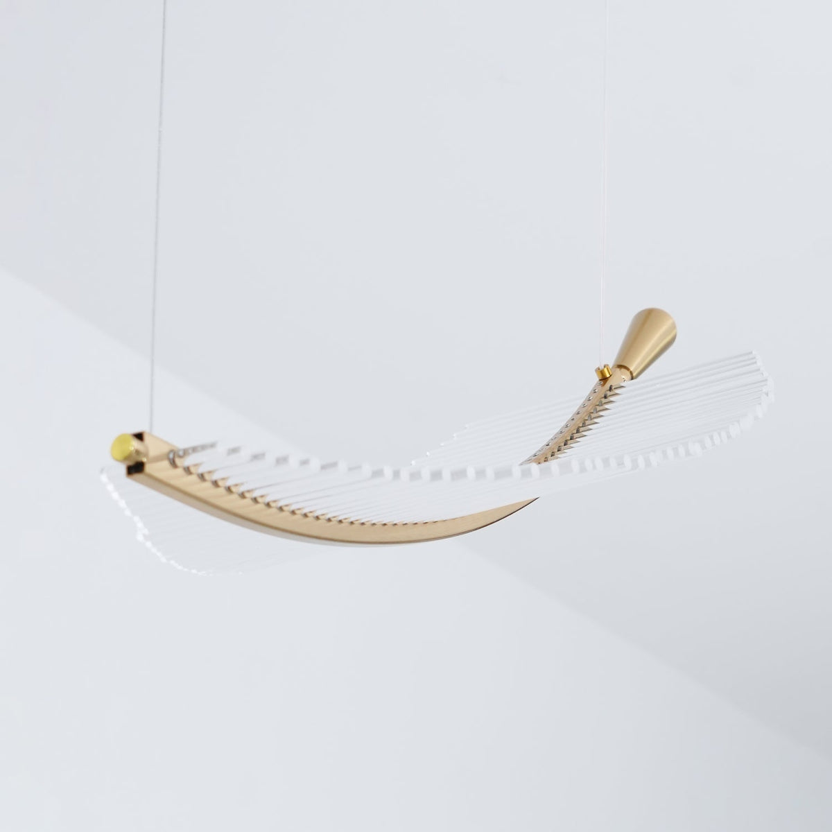 Kuo Kroonluchter Leaf Acryl Goud Elegante Moderne