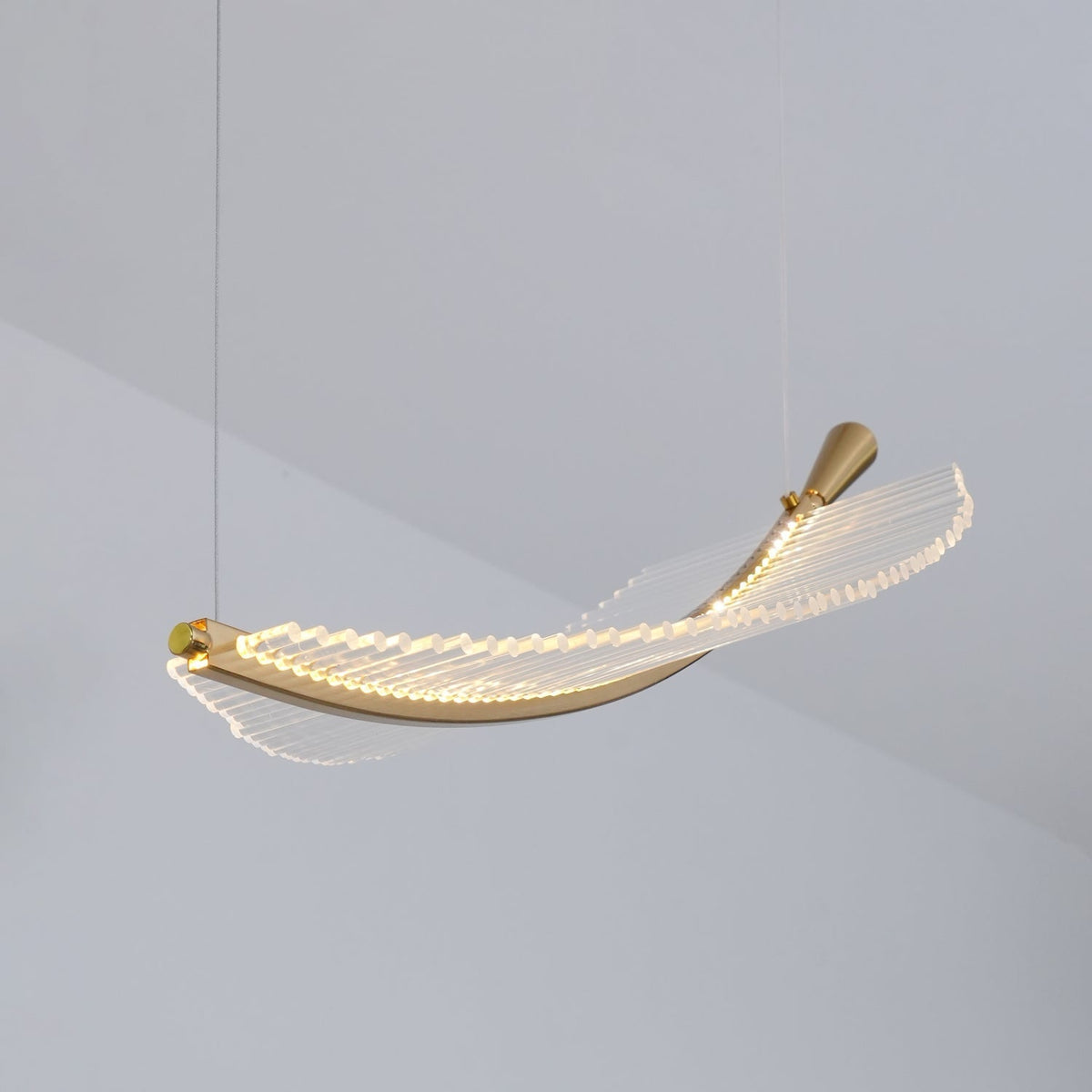 Kuo Kroonluchter Leaf Acryl Goud Elegante Moderne