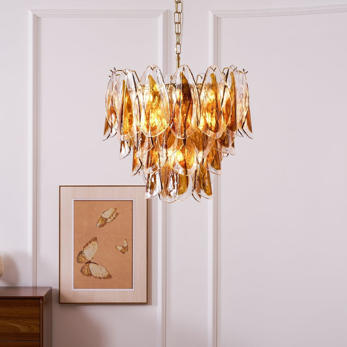 Lioraora kroonluchter met gelaagde amberkleurige bladvormige glasplaten voor organische warmte