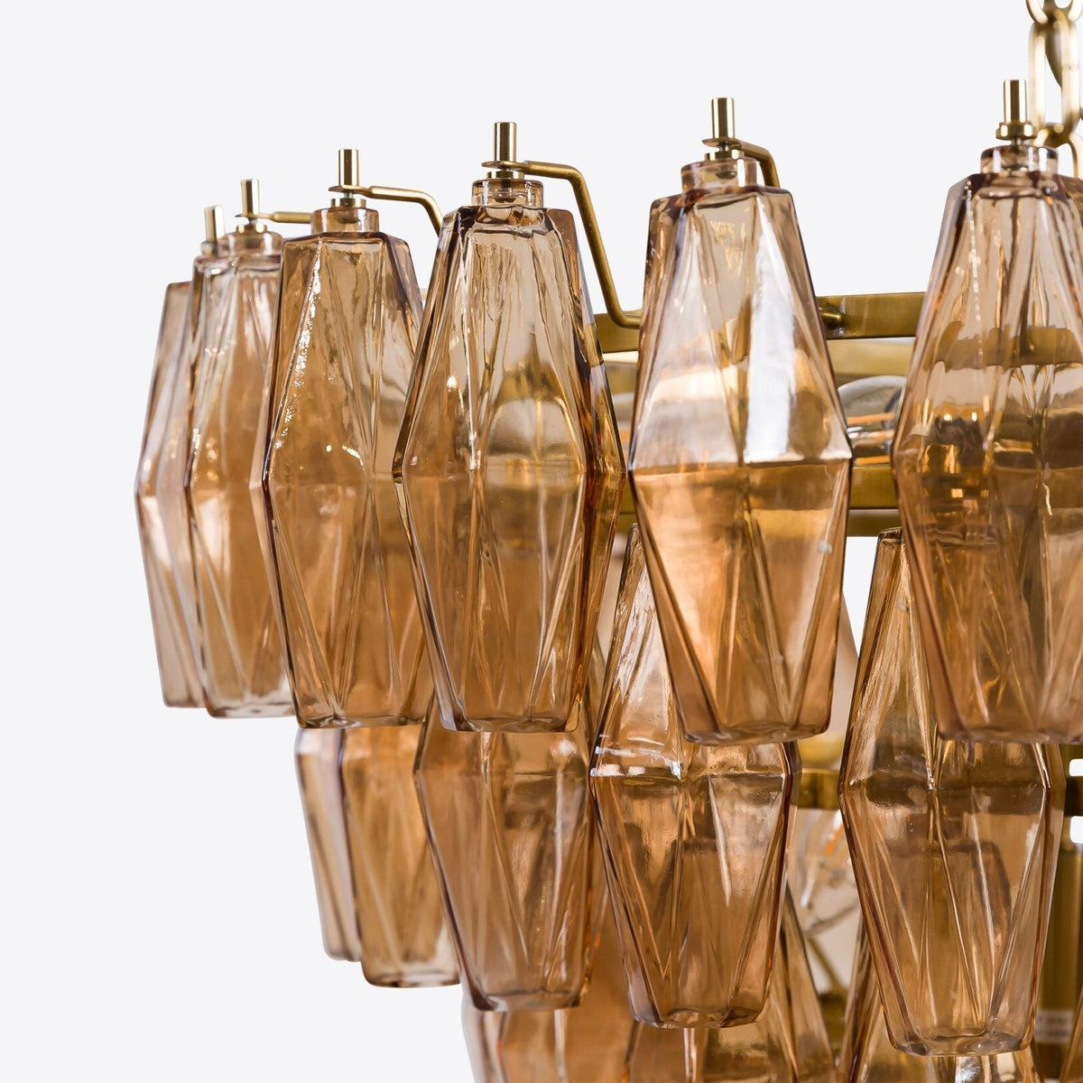 Eirenora Kroonluchter met Lagen van Roze Facettig glas in Vintage Stijl