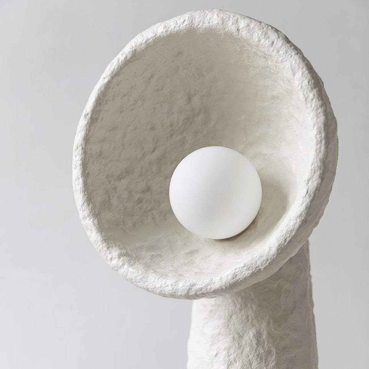 Ernionis Textured keramische vloerlamp
