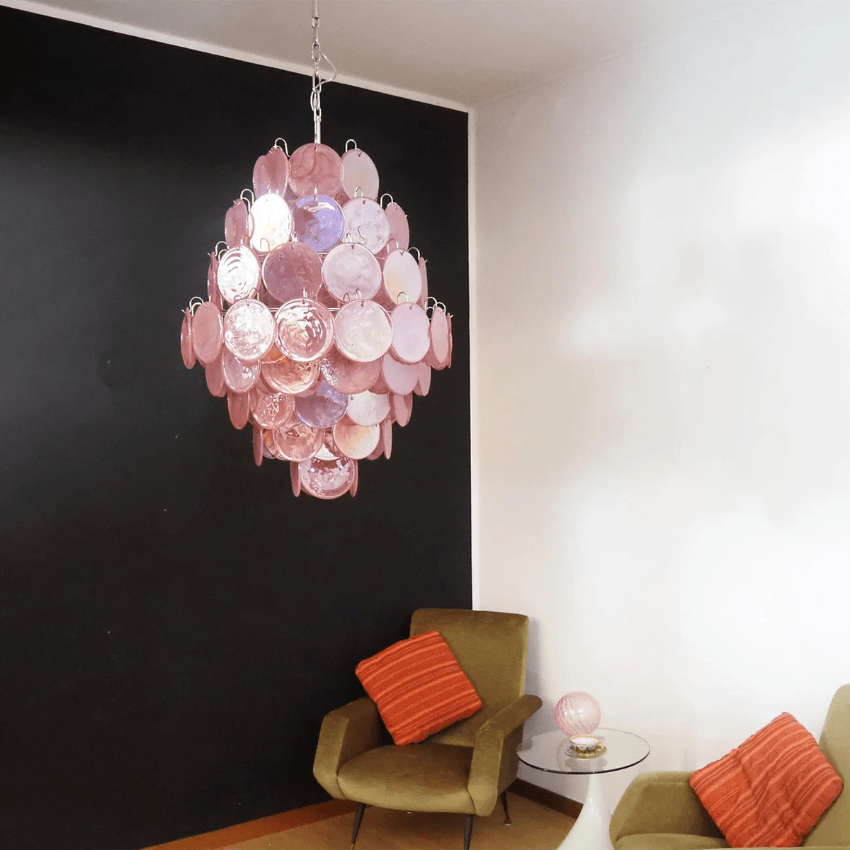 Eirarine kroonluchter met handgemaakte roze Murano-glasplaten