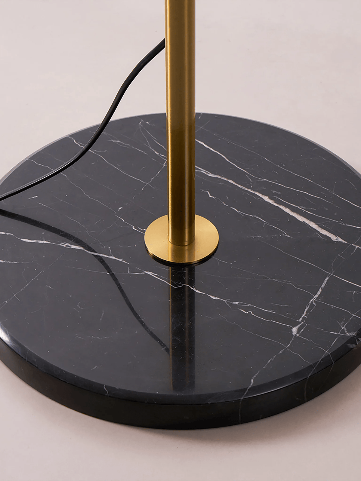 Emily vloerlamp in goudkleurige afwerking