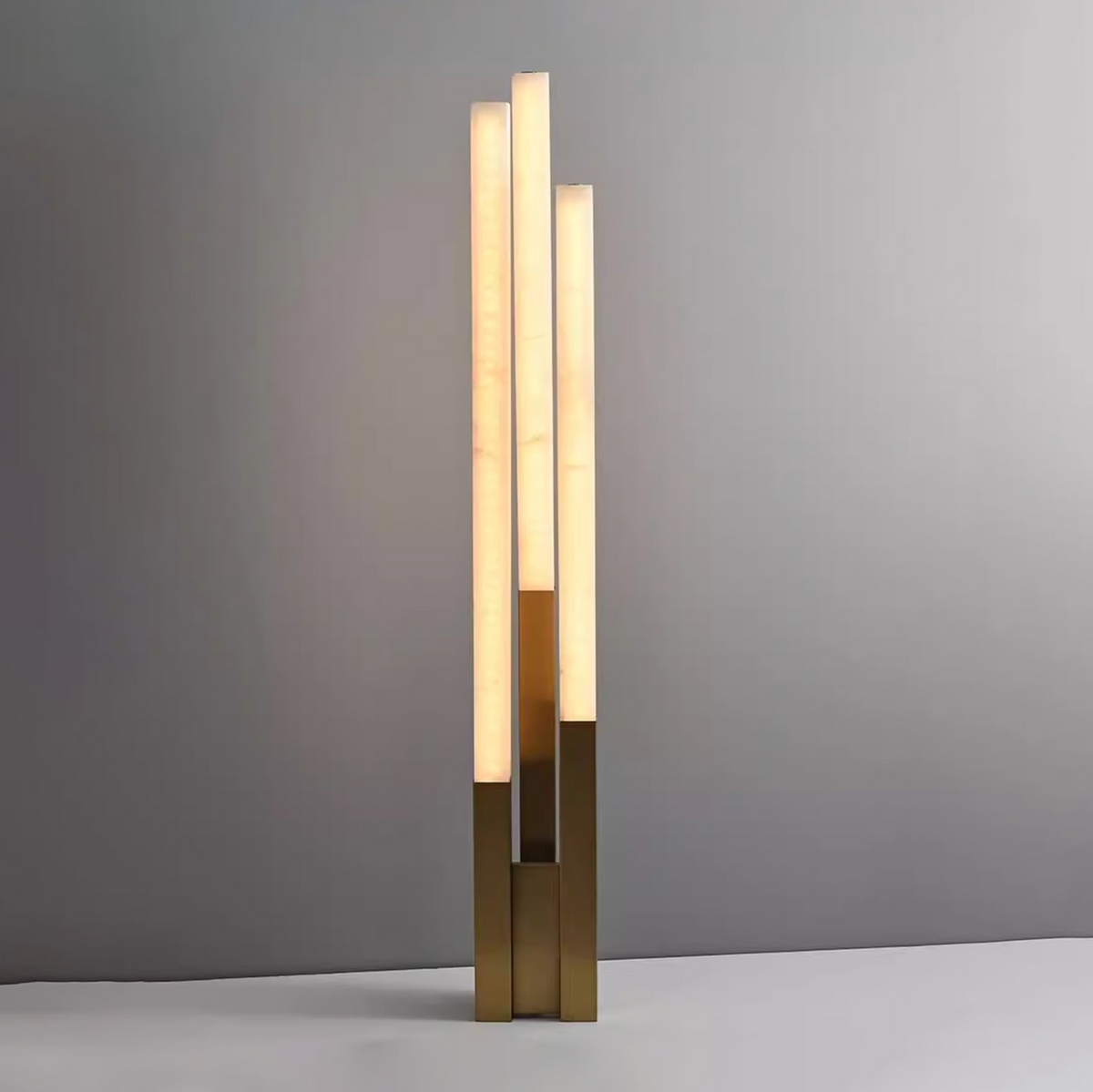 Callisto vloerlamp in albast