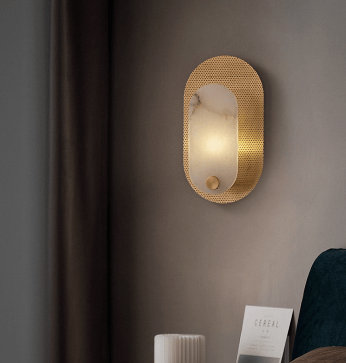Perforated ovaal wandlamp in albast
