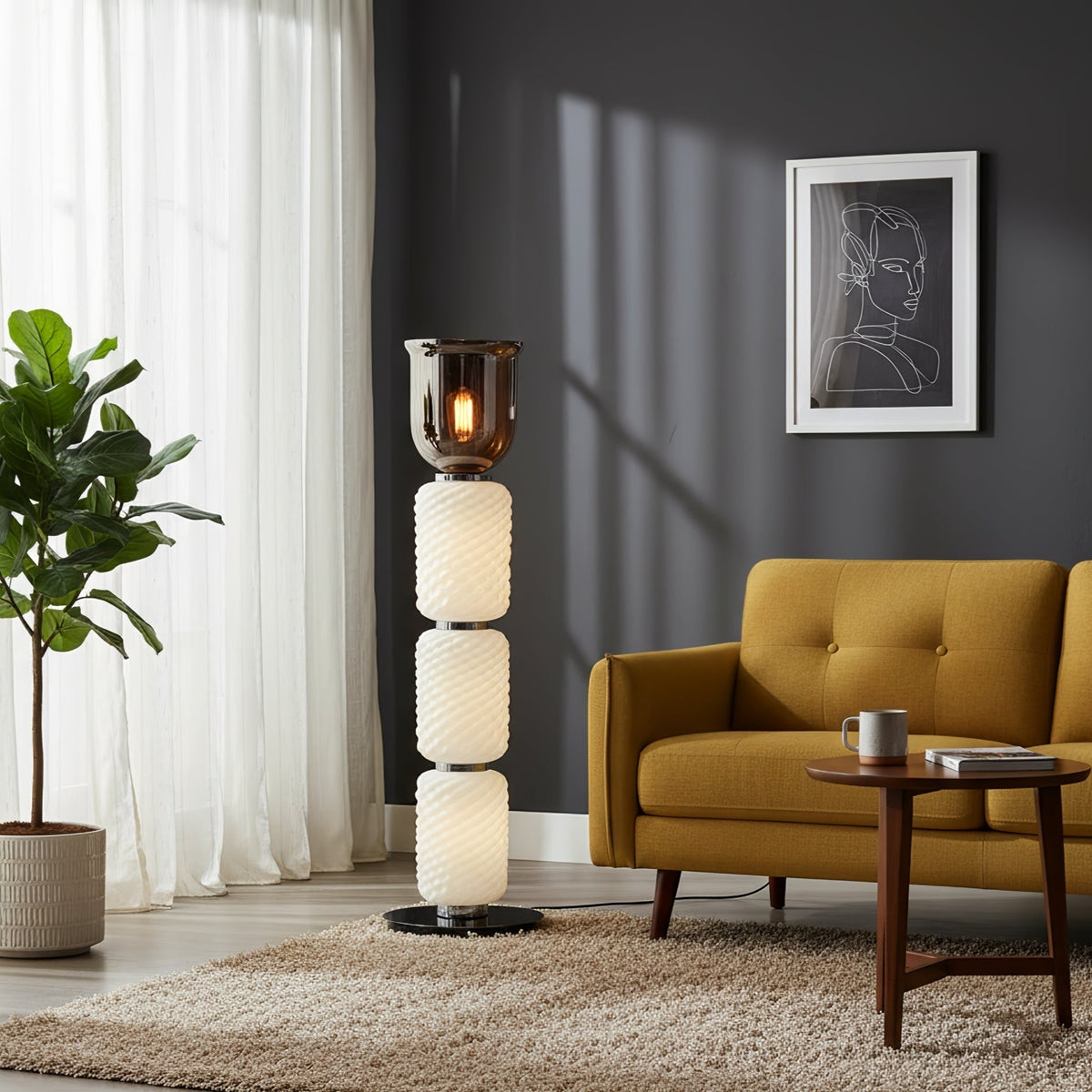 Valdorne vloerlamp met textuur en lagen van glas