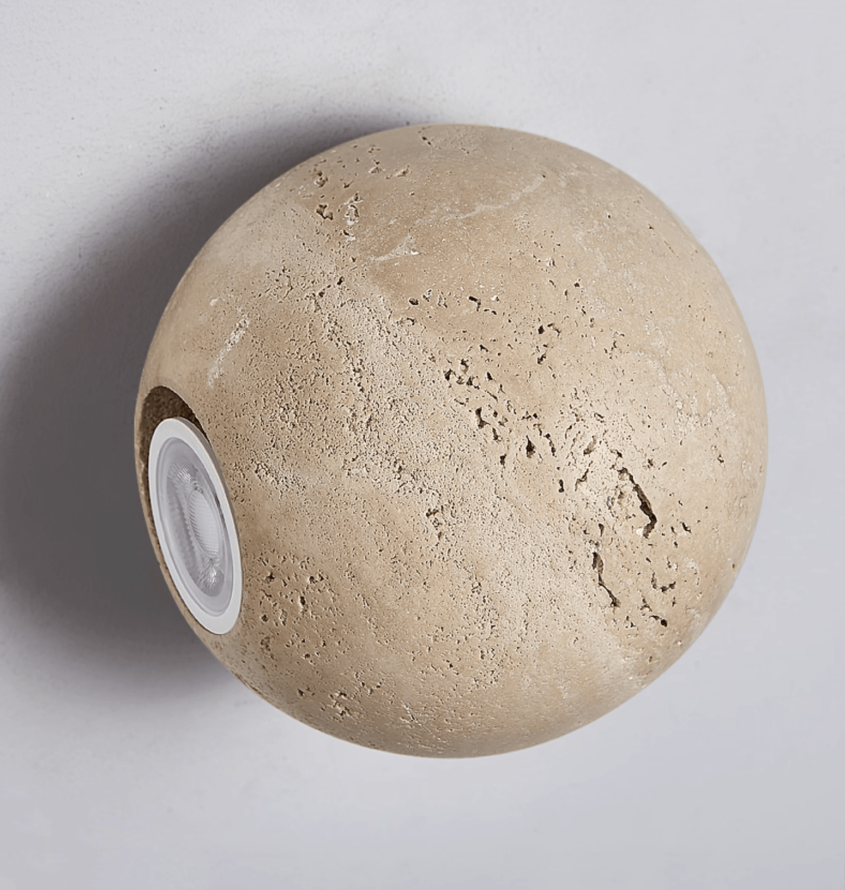 Travian travertin bollen wandlamp