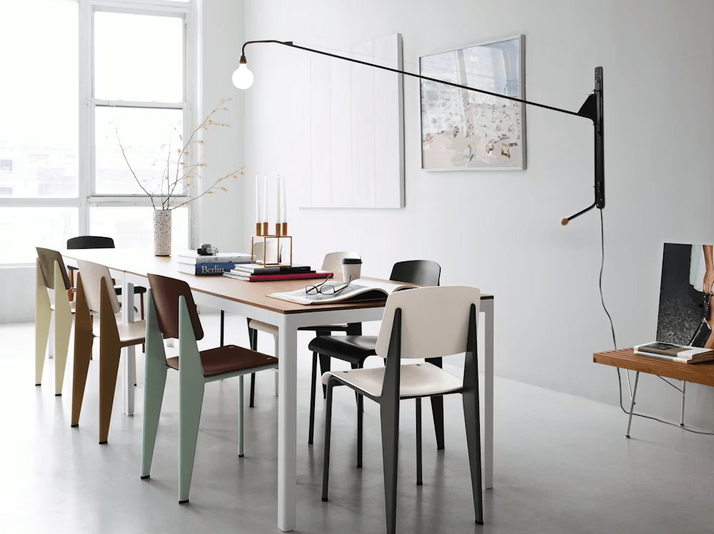 Zwarte wandlamp met lange arm