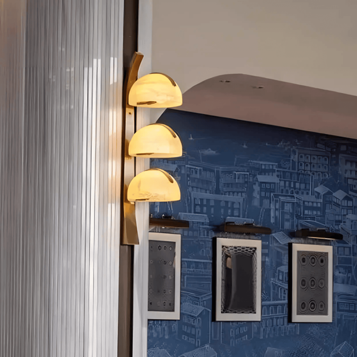 Eiririne albasten wandlamp