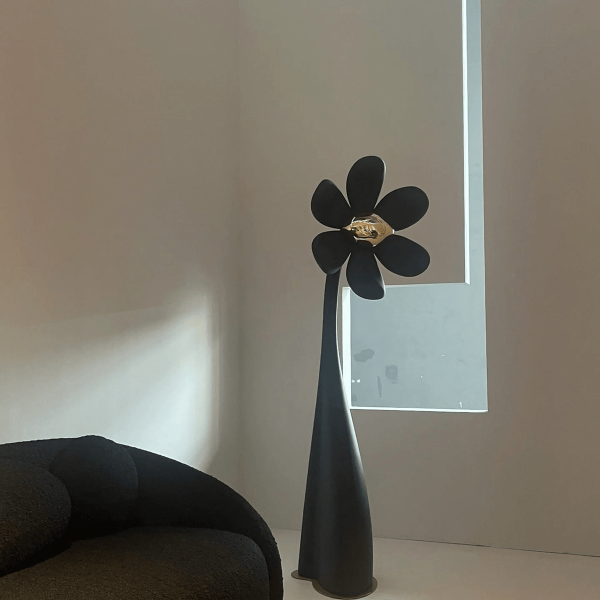 Renoria vloerlamp met sculpturale bloem