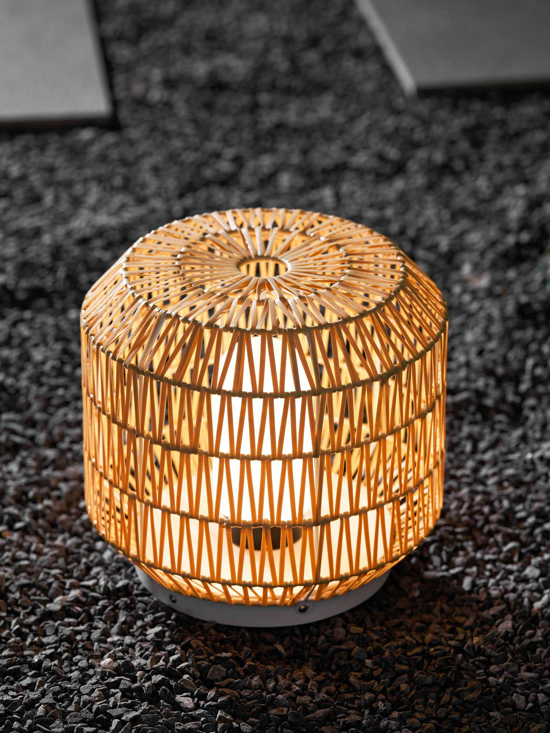 Woven rotan buitenwandlamp