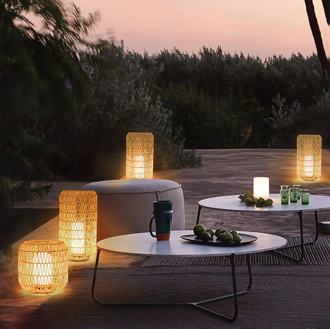 Woven rotan buitenwandlamp