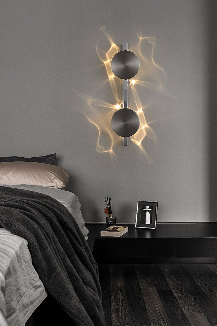 Pethr Wave Minimalistische wandlamp van staal