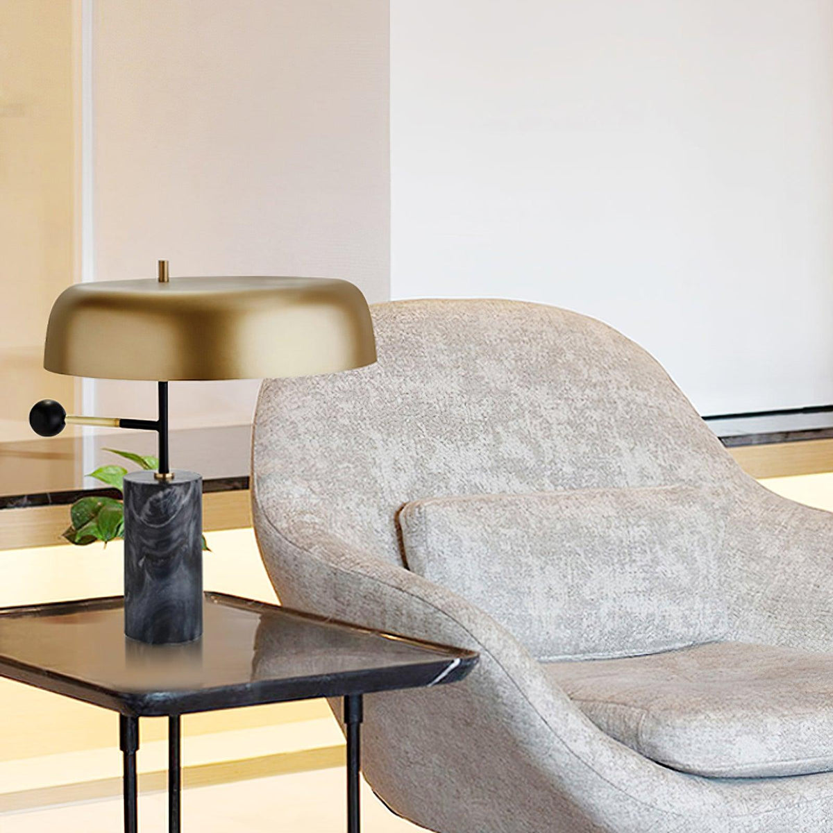 Vovena tafellamp met marmeren details