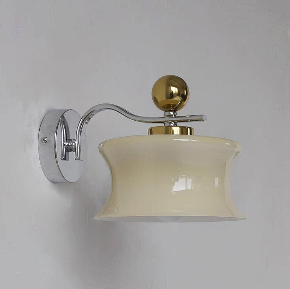 Blux Noordse kunst wandlamp met glazen kap