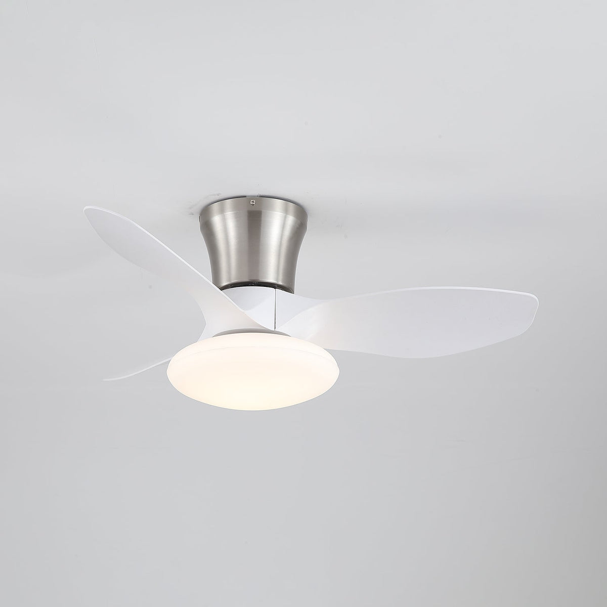 Velora Moderne plafondventilator met verlichting van walnoothout