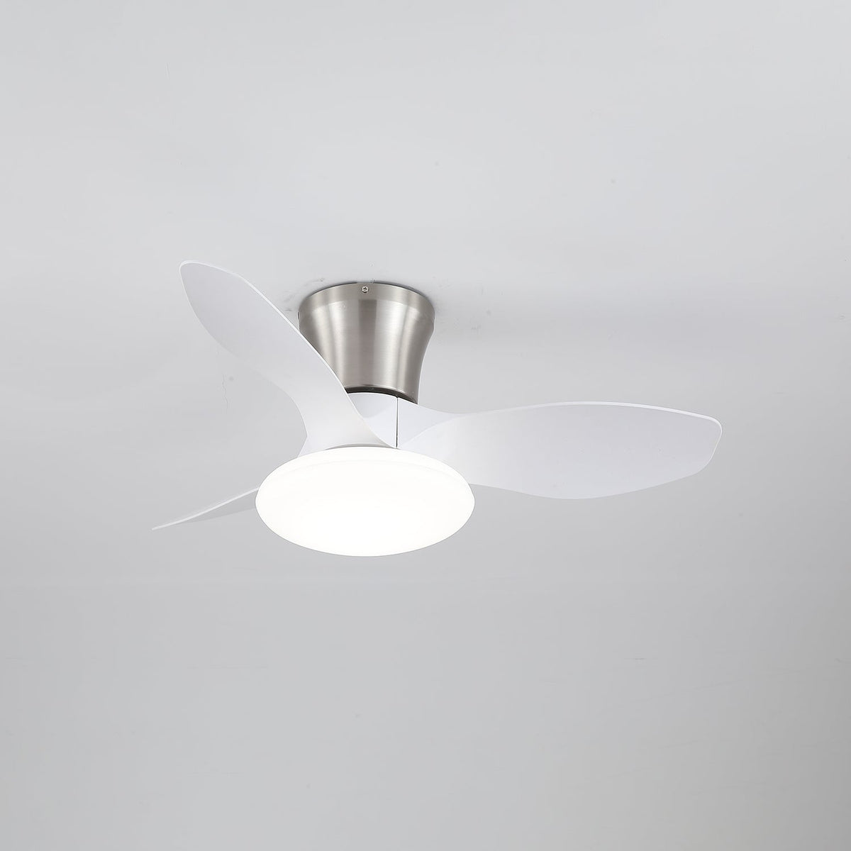 Velora Moderne plafondventilator met verlichting van walnoothout