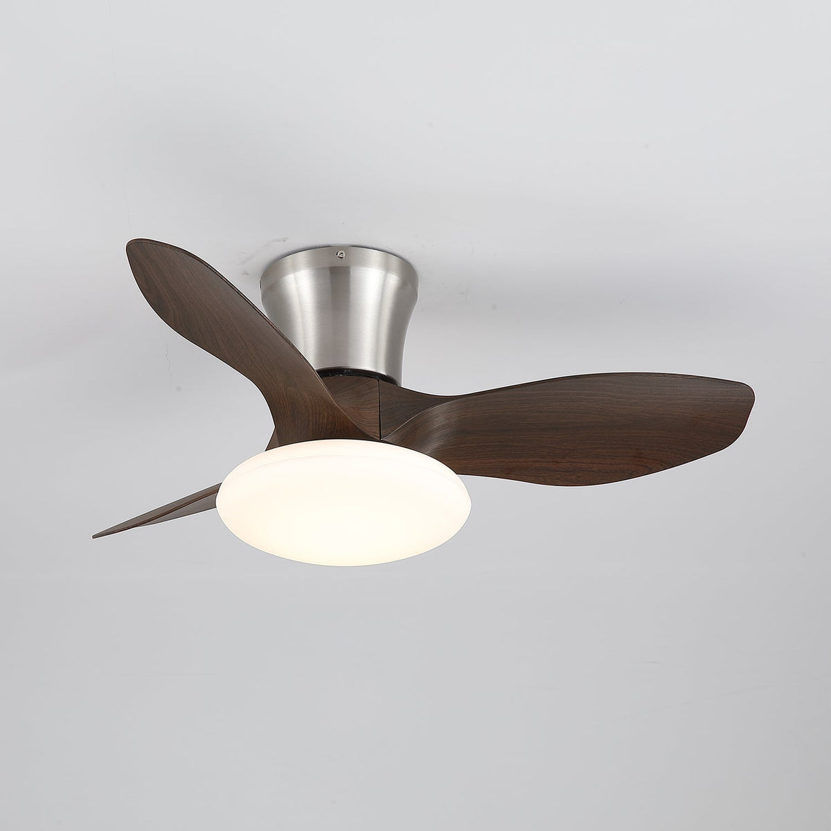 Velora Moderne plafondventilator met verlichting van walnoothout