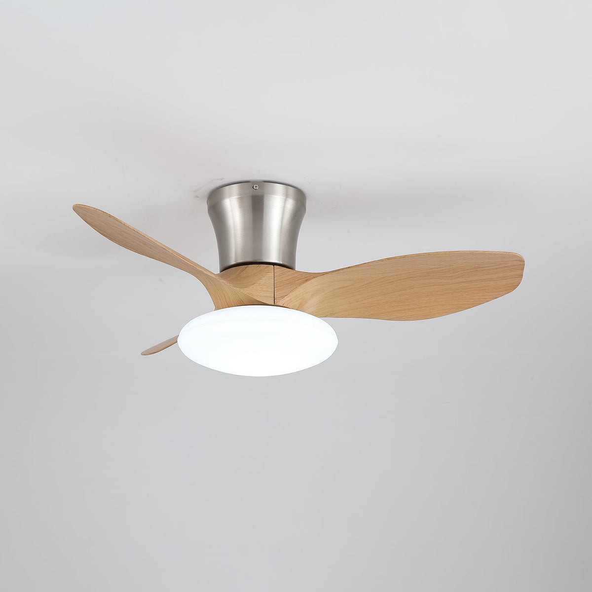 Velora Moderne plafondventilator met verlichting van walnoothout
